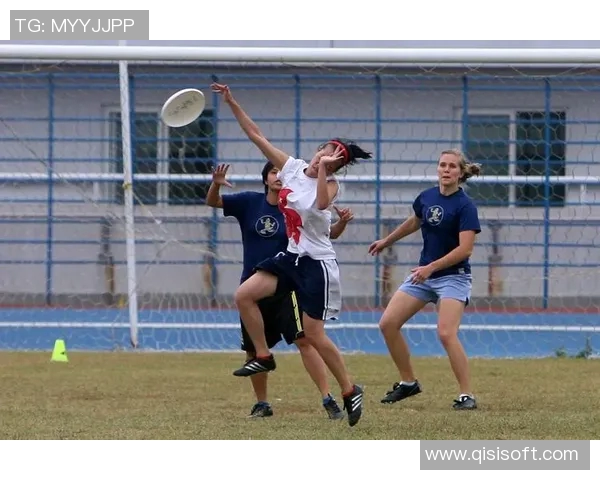 广州飞盘队团队协作引发热议球员间默契与争议的碰撞